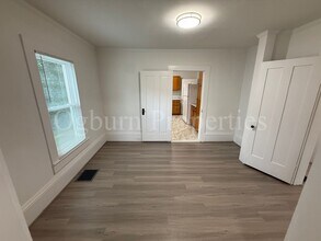 1607 Thurmond St in Winston-Salem, NC - Foto de edificio - Building Photo