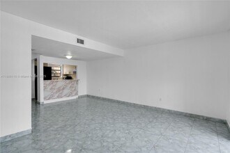2261 W 53rd St in Hialeah, FL - Building Photo - Building Photo