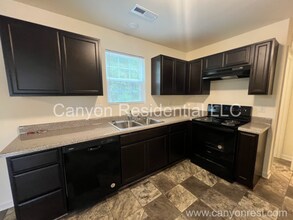 505 Kelly Rd in Greensboro, NC - Building Photo - Building Photo