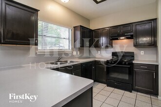 2922 Eaglenest Ln in Humble, TX - Foto de edificio - Building Photo