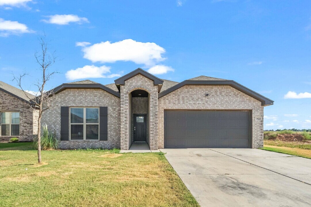 7523 87th St in Lubbock, TX - Building Photo