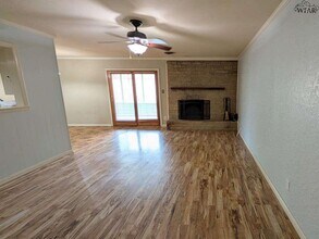 2501 N Leighton Cir in Wichita Falls, TX - Building Photo - Building Photo