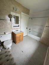 1530 Grand Ave, Unit Upper in Superior, WI - Building Photo - Building Photo