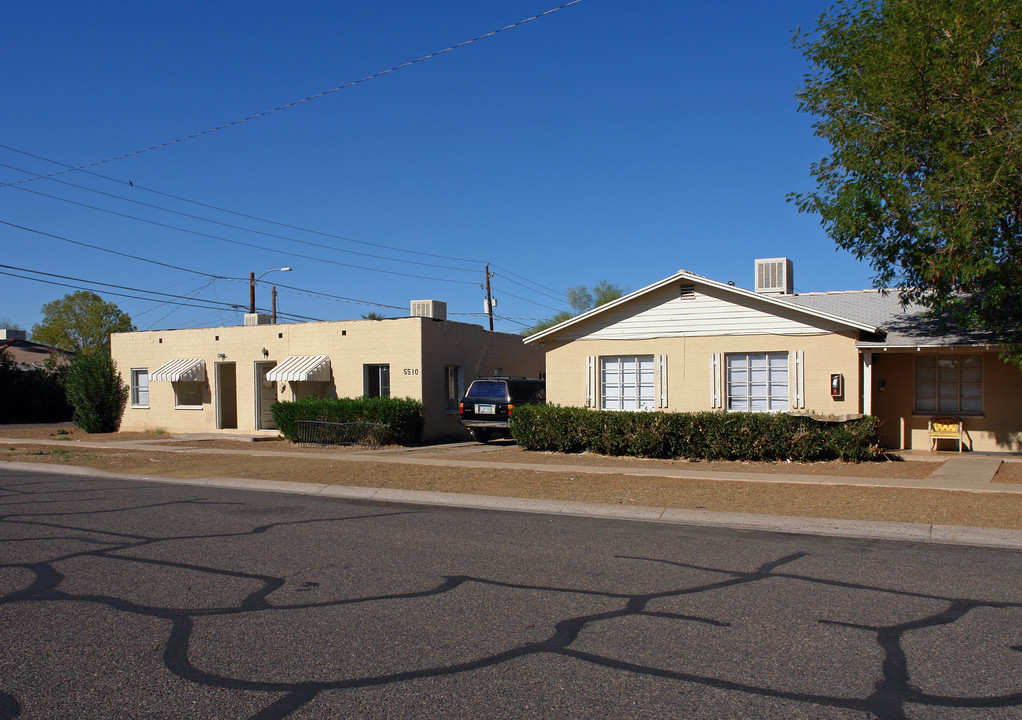 5502 W Palmaire Ave in Glendale, AZ - Foto de edificio