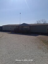 404 W Old Axtell Rd in Waco, TX - Building Photo