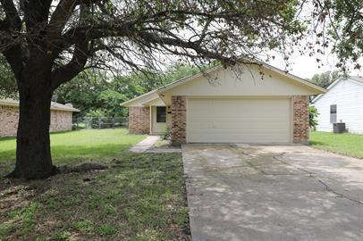 811 Clyde St in White Settlement, TX - Foto de edificio - Building Photo