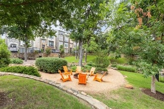 750 High Garden Pl in Dallas, TX - Building Photo - Building Photo