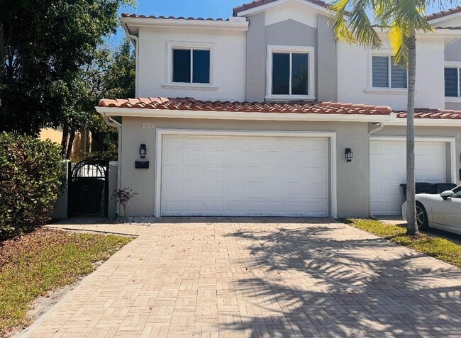 2712 NE 30th Pl in Fort Lauderdale, FL - Building Photo - Building Photo