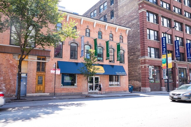property at 209 W Ohio St