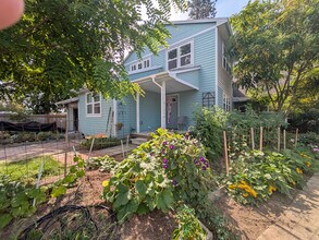 4185 Monroe Ave NE, Unit A in Salem, OR - Building Photo - Building Photo