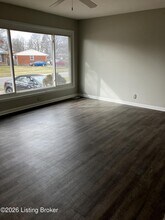 3823 Manner Dale Dr in Louisville, KY - Building Photo - Building Photo