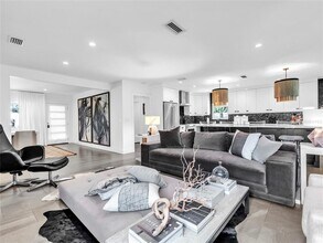 4021 21st Ave N in St. Petersburg, FL - Building Photo - Building Photo