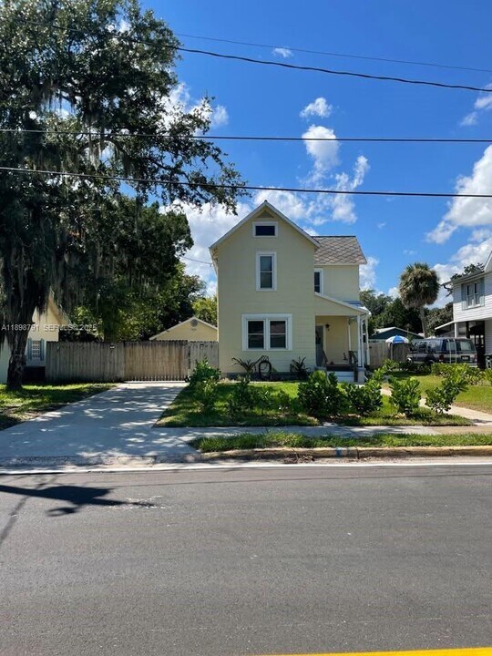 830 S Beach St in Daytona Beach, FL - Building Photo