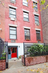 227 E 12th St in New York, NY - Building Photo - Building Photo