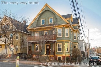 98 Elm St, Unit 1 in Somerville, MA - Foto de edificio - Building Photo