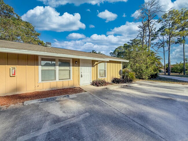 2028 Major Dr in West Palm Beach, FL - Building Photo - Building Photo