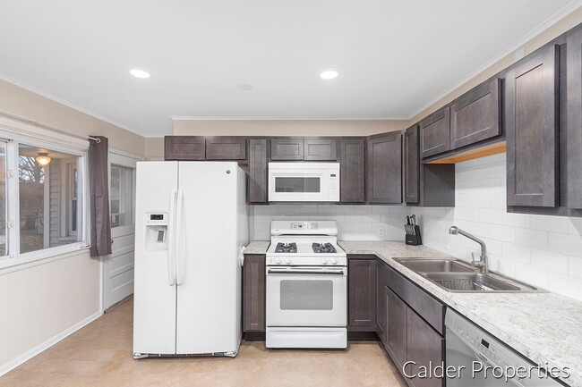 843 Lake Dr SE in Grand Rapids, MI - Building Photo - Building Photo