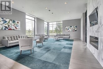 555-555 William Graham Dr in Aurora, ON - Building Photo - Building Photo