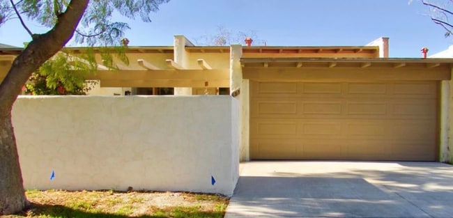 property at 883 Woodlawn Dr