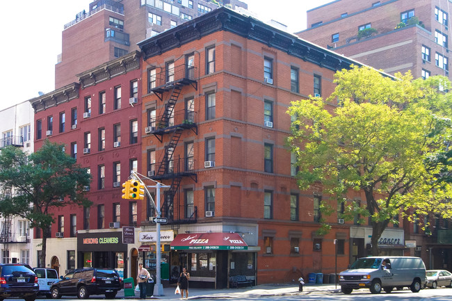 1610 York Ave in New York, NY - Building Photo - Building Photo