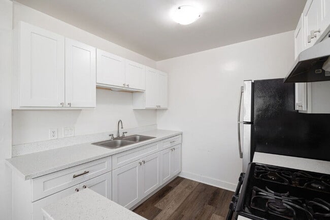 4284 Schoolridge Ln in La Mesa, CA - Building Photo - Building Photo