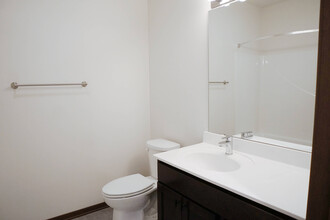 Esker Apartments in Madison, WI - Building Photo - Building Photo