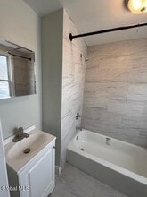 600 Livingston Ave in Albany, NY - Foto de edificio - Building Photo