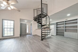 940 Somercotes Ln in Channelview, TX - Foto de edificio - Building Photo