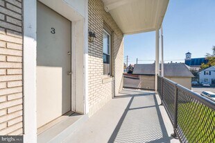 302 W Main St in Kutztown, PA - Building Photo