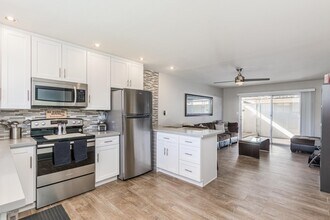 6721 E McDowell Rd-Unit -321-F in Scottsdale, AZ - Building Photo - Building Photo