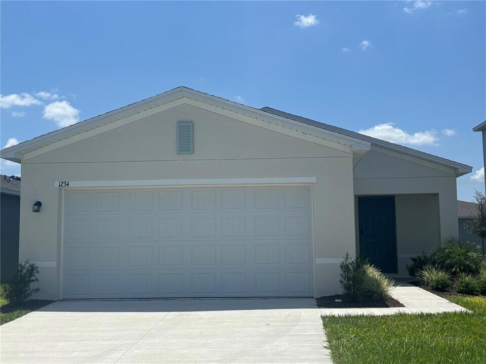 1234 Chester Ave in Haines City, FL - Building Photo