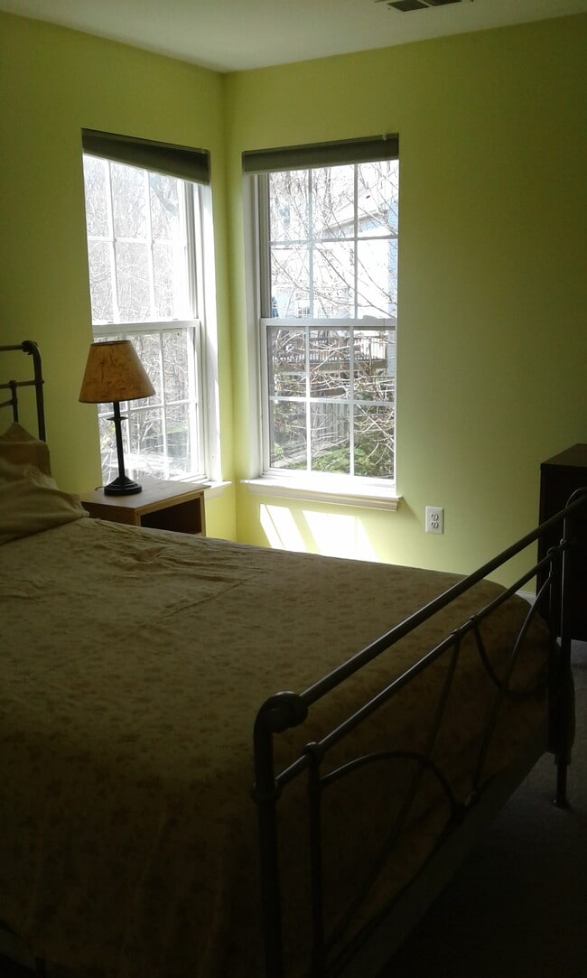 1982 Brooke Farm Ct in Woodbridge, VA - Building Photo - Building Photo