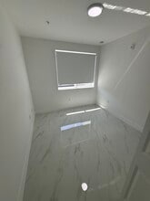 725 E 23rd St, Unit B2 in Hialeah, FL - Building Photo - Building Photo
