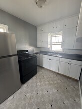 1411 W 9th St in Waterloo, IA - Building Photo - Building Photo
