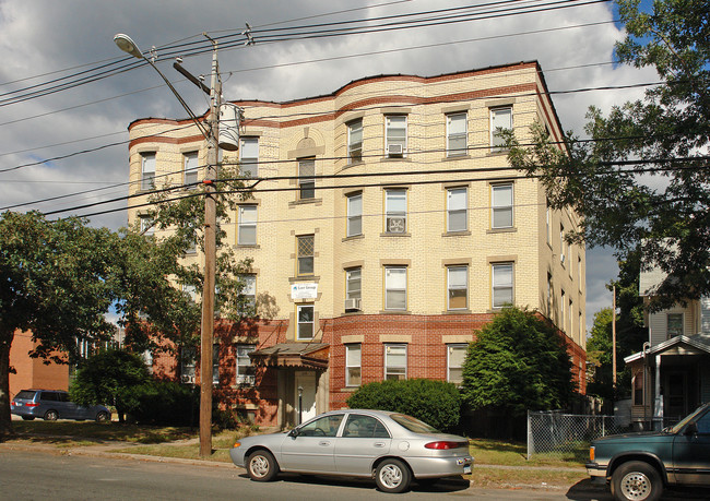 218 West St in Bristol, CT - Building Photo - Building Photo