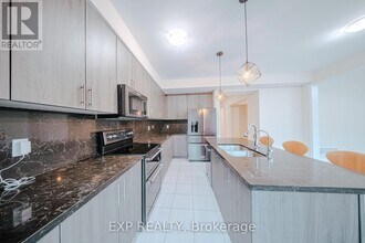 212 Ronald Guscott St in Oshawa, ON - Building Photo - Building Photo