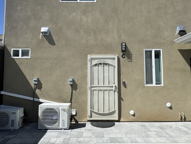 1249 Center Ave, Unit C