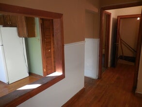 31 New Turnpike Rd, Unit 2 in Troy, NY - Building Photo - Building Photo