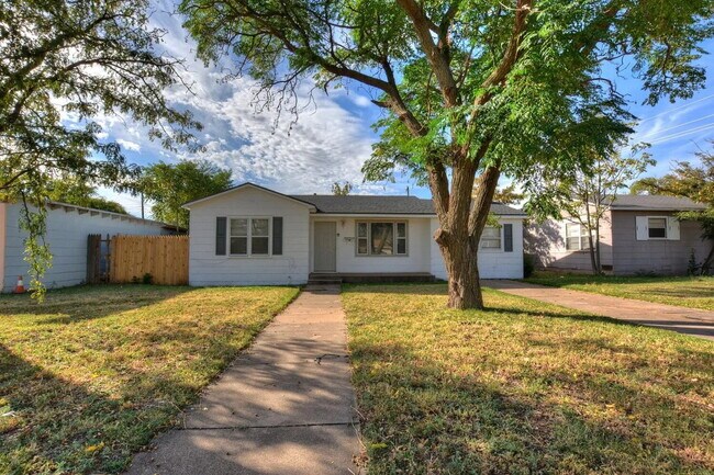 property at 1917 43rd St