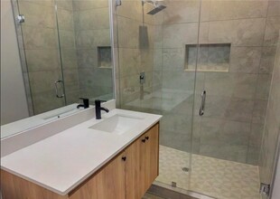 705 N Emerald Ave in Edinburg, TX - Building Photo - Building Photo