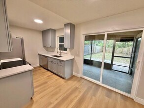 14309 Village View Dr in Tampa, FL - Building Photo - Building Photo