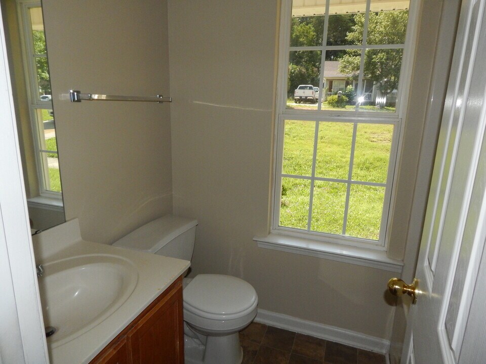 1416 Eagles Landing Dr in Charlotte, NC - Building Photo