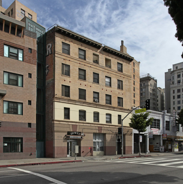 Dewey Hotel Apartments in Los Angeles, CA - Building Photo