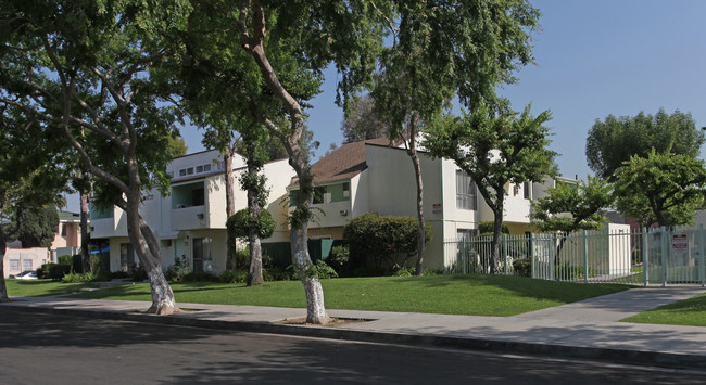 Casa One in Los Angeles, CA - Building Photo - Building Photo