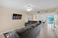 17000 NW 67th Ave in Hialeah, FL - Building Photo - Building Photo