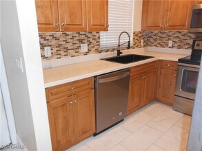9409 Ivy Brook Run in Ft. Myers, FL - Building Photo - Building Photo