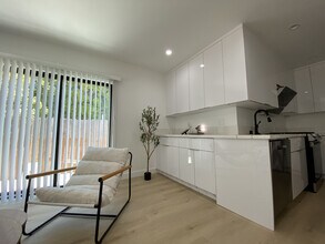1922 11th St, Unit 2B2B in Santa Monica, CA - Foto de edificio - Building Photo