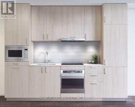 7-N657 Golden Lion Heights in Toronto, ON - Building Photo - Building Photo