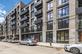 Astor on Third II in Long Island City, NY - Building Photo - Building Photo