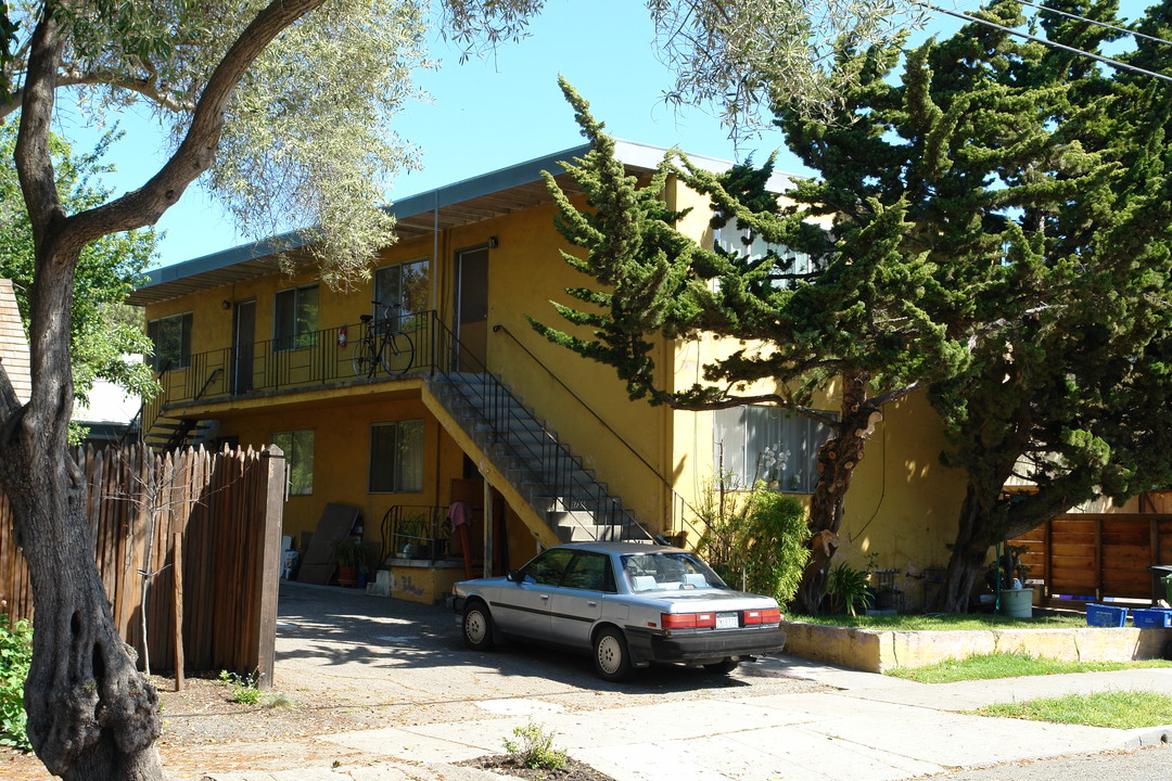 1735 Carleton St in Berkeley, CA - Building Photo